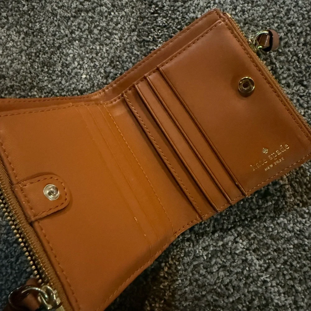 Kate Spade Tan Leather Wallet - Picture 2 of 3